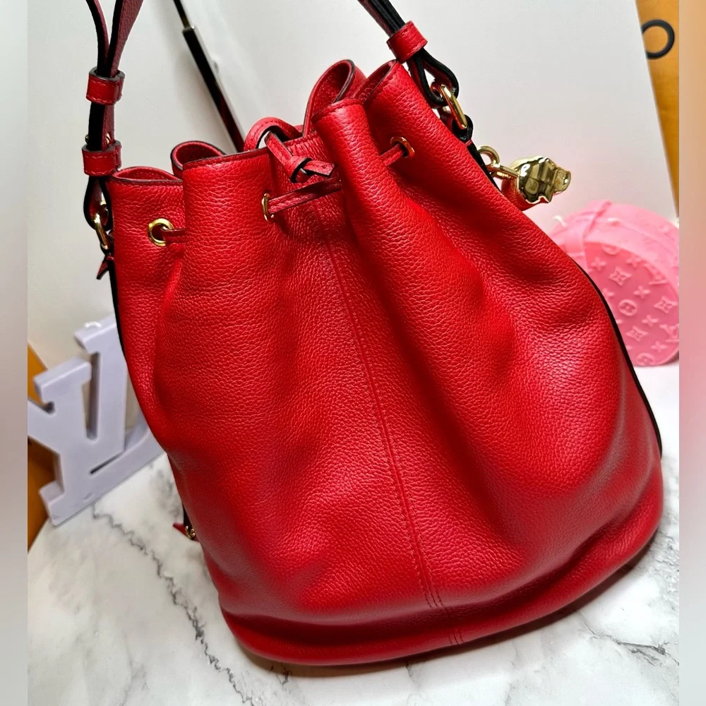 NEW! Alexander McQueen Secchiello Red Leather Skull Padlock Bucket Bag - Picture 8 of 17